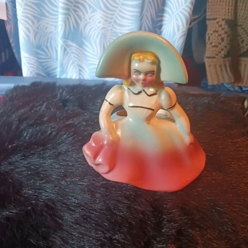 Vintage Shawnee Pottery Southern Belle Woman Planter 50’s